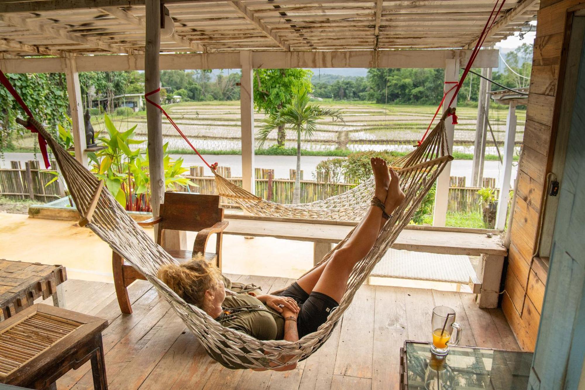 Butterfly Hostel, Пай Екстериор снимка