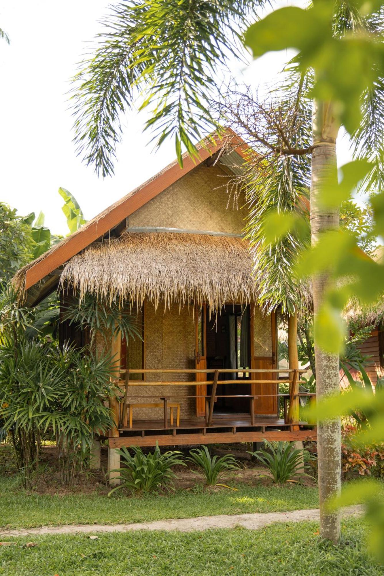 Butterfly Hostel, Пай Екстериор снимка
