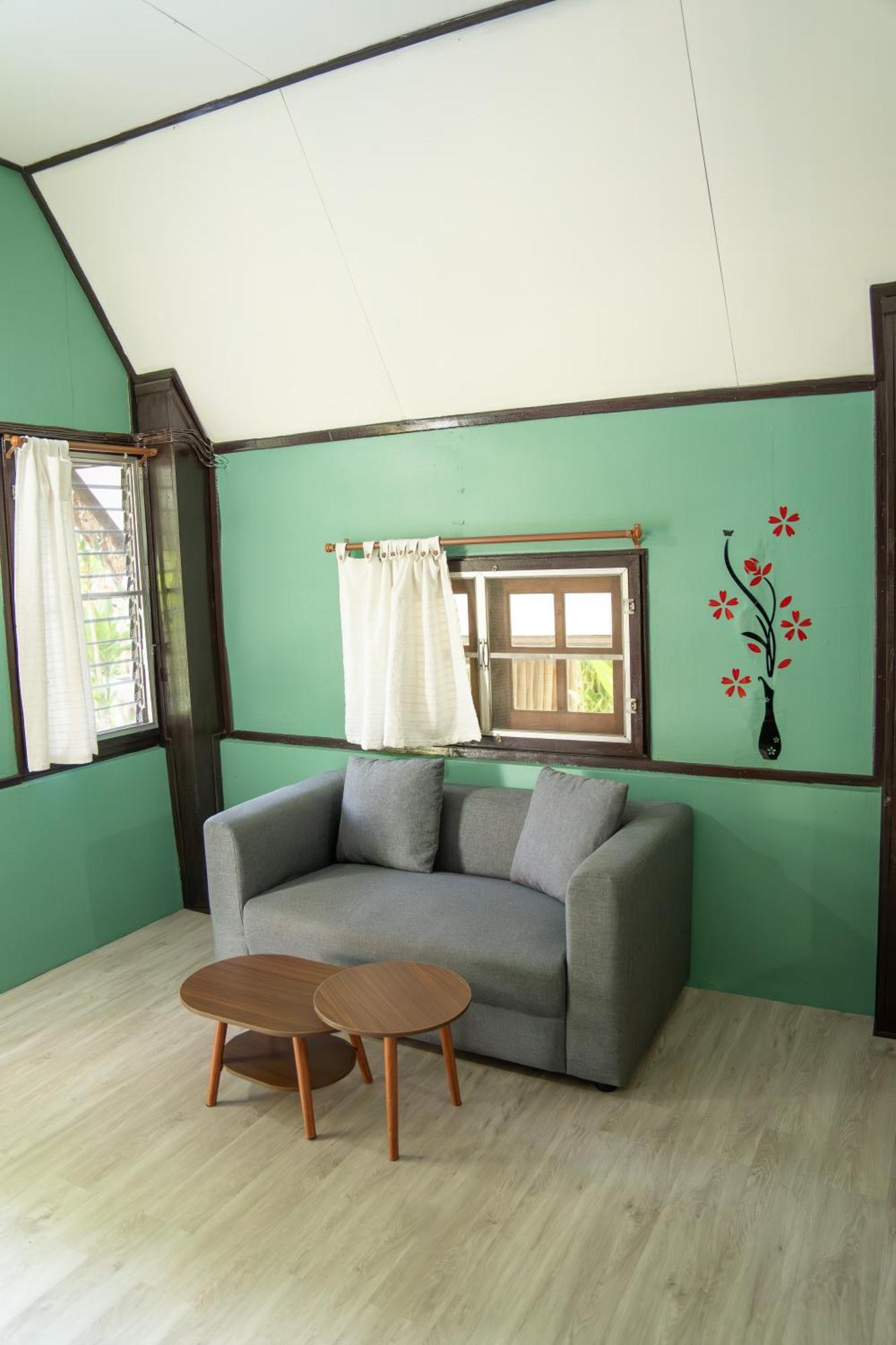 Butterfly Hostel, Пай Екстериор снимка