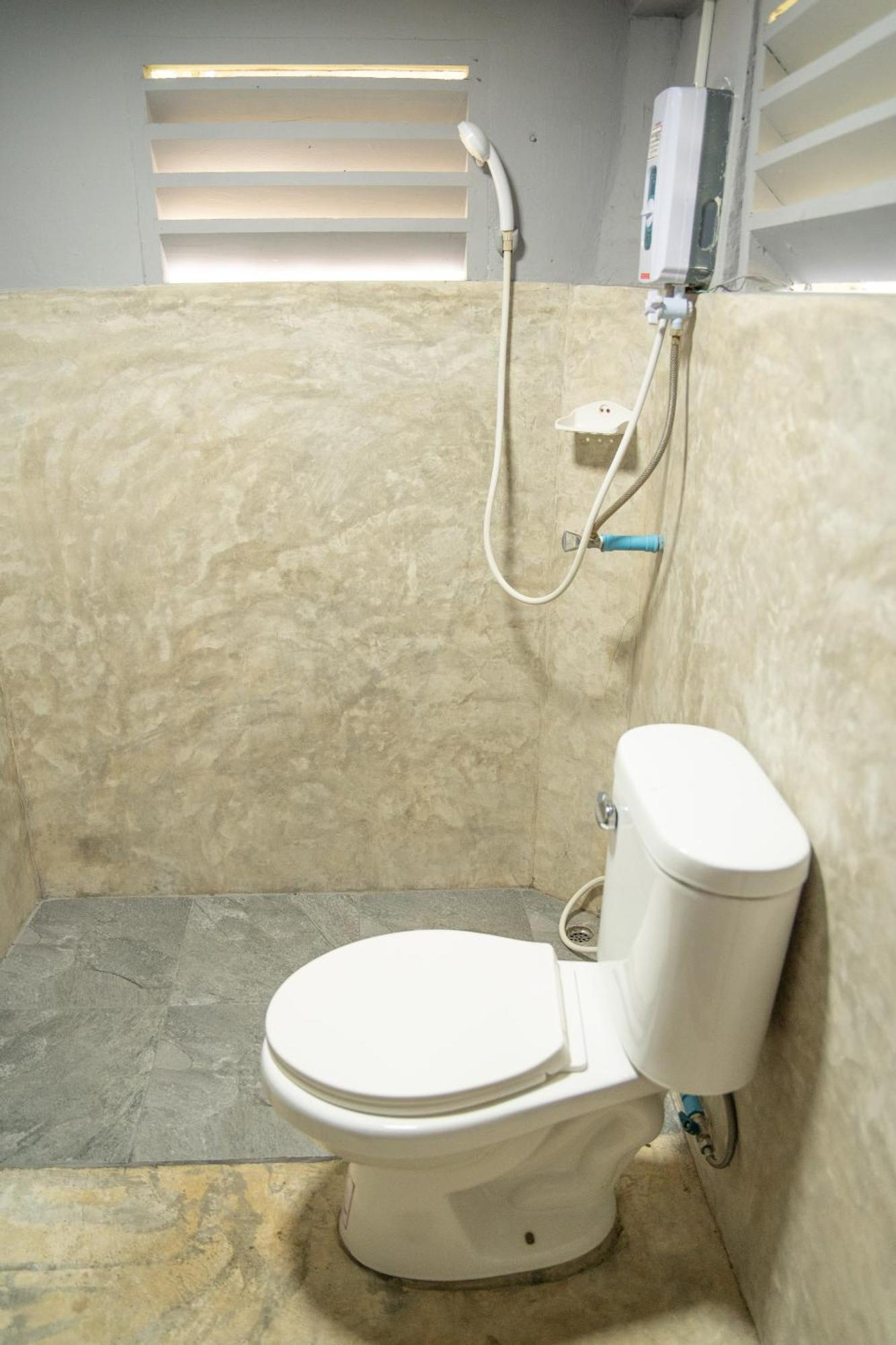 Butterfly Hostel, Пай Екстериор снимка
