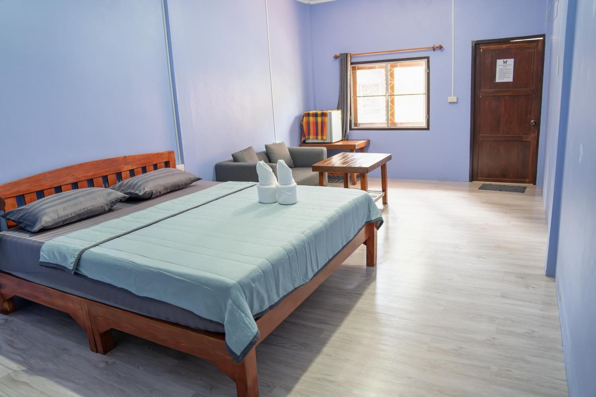 Butterfly Hostel, Пай Екстериор снимка