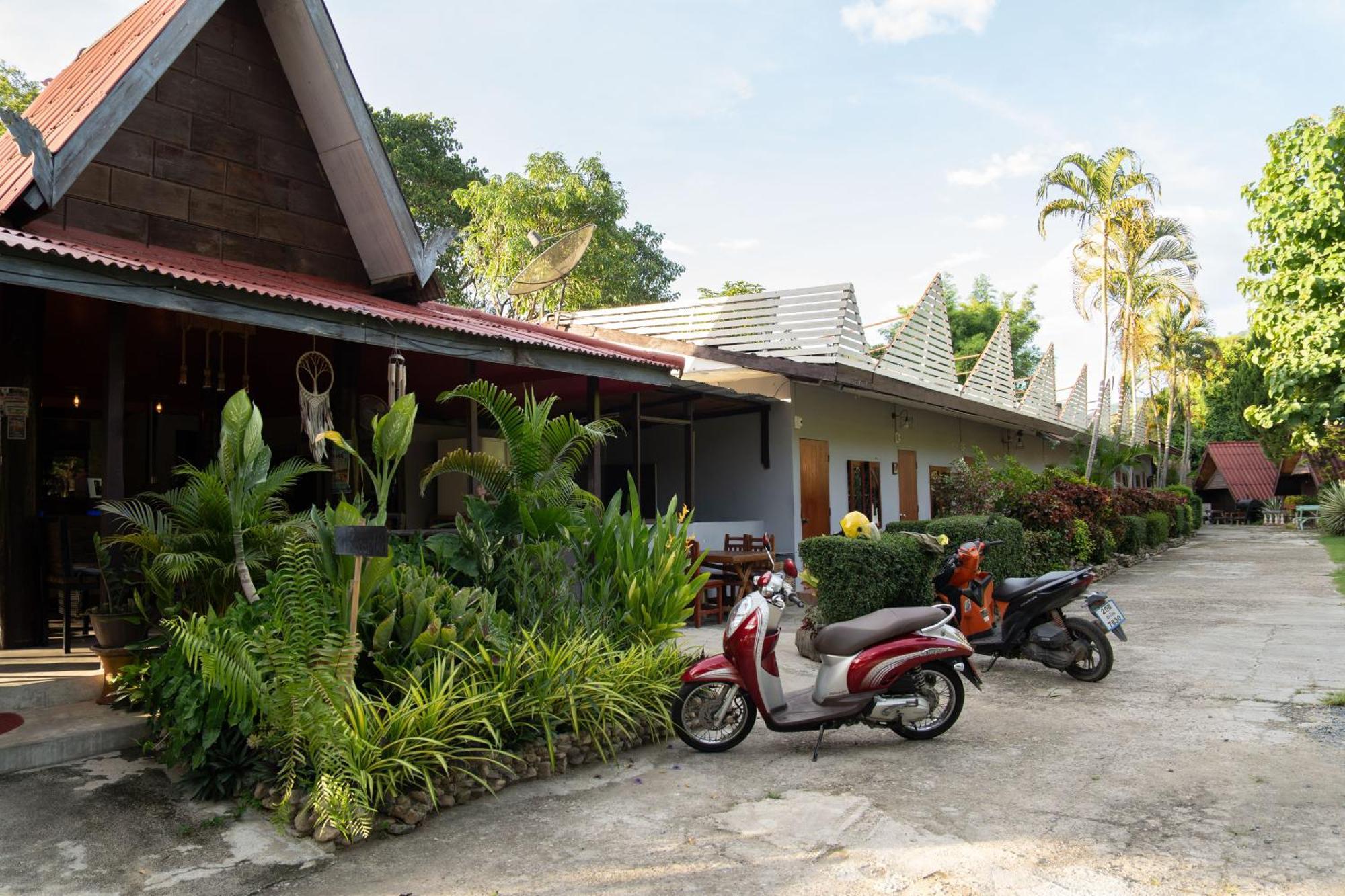 Butterfly Hostel, Пай Екстериор снимка