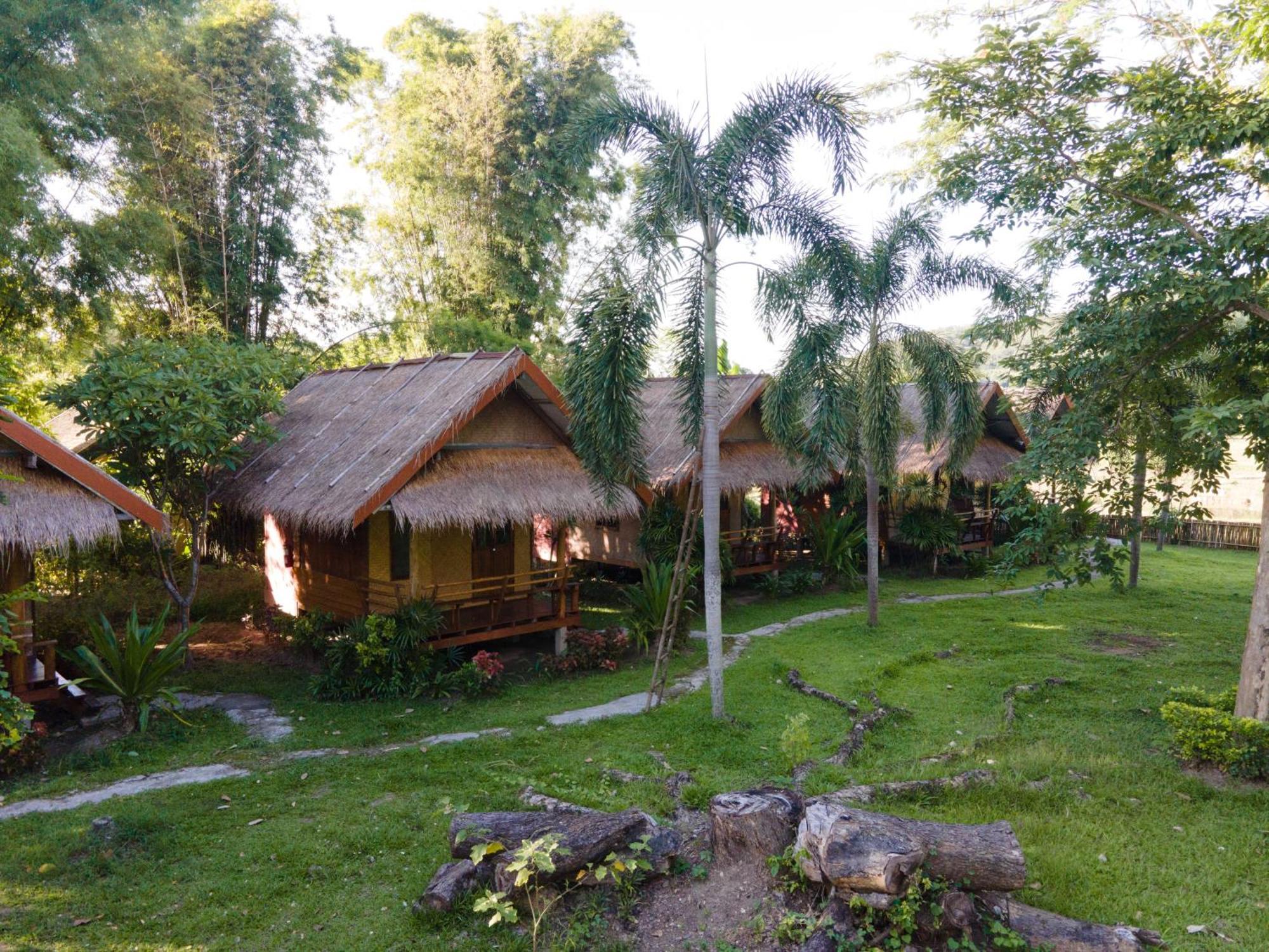 Butterfly Hostel, Пай Екстериор снимка