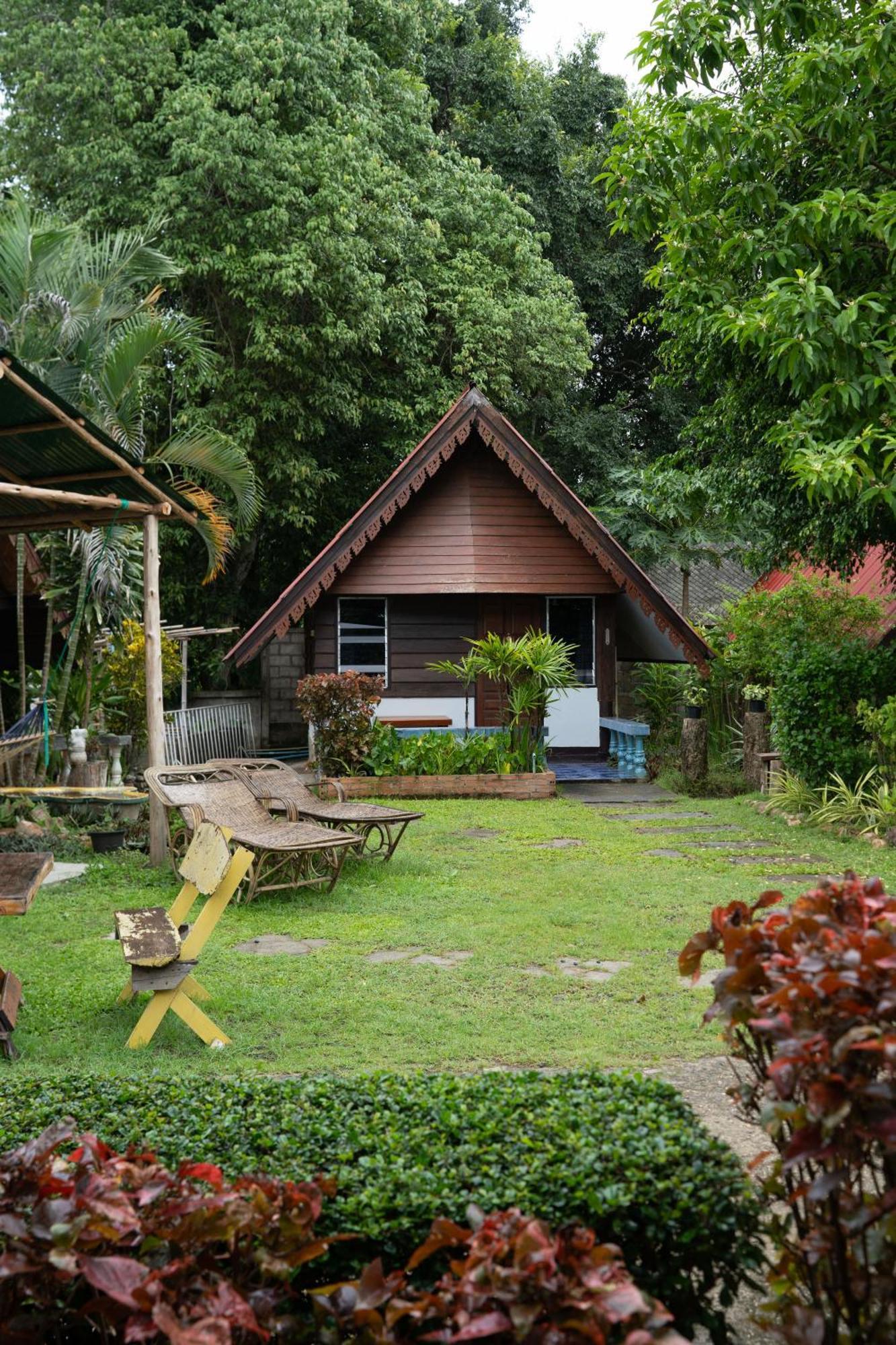 Butterfly Hostel, Пай Екстериор снимка